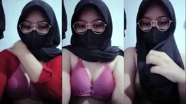 Bokep Indo Hijab ABG Toge Kacamata Live Barbar WOT