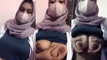 Hijaber Tobrut Pamer Susu Nyaris Kelihatan